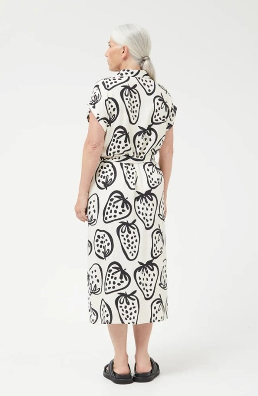COMPAGNIA FANTASTICA Abito midi camicia bianco con stampa fragole