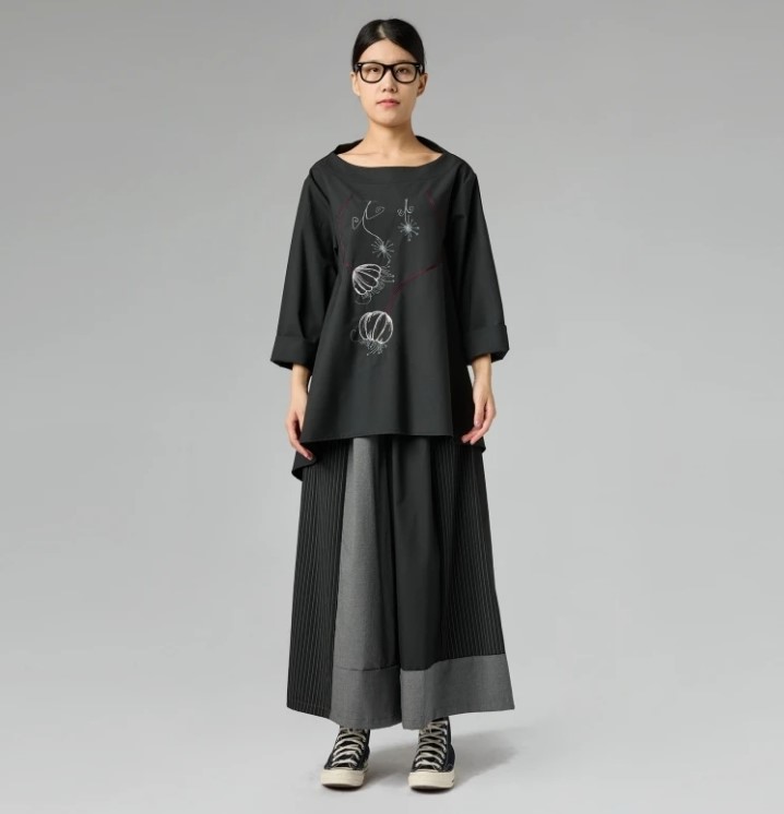 LES JOLIES NANAS Pantaloni svasati a patchwork