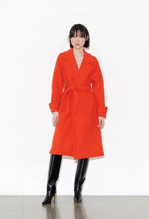 B.YU Cappotto lungo con cintura in vita