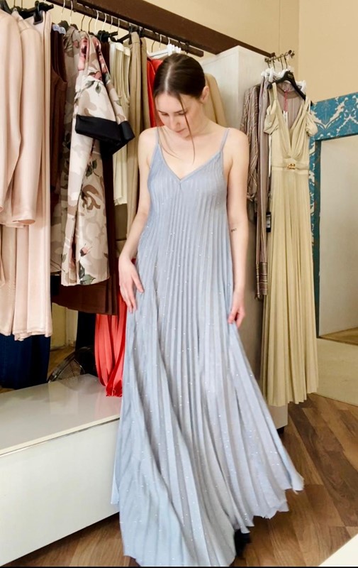 SOUVENIR Abito lungo plisse' con applicazioni