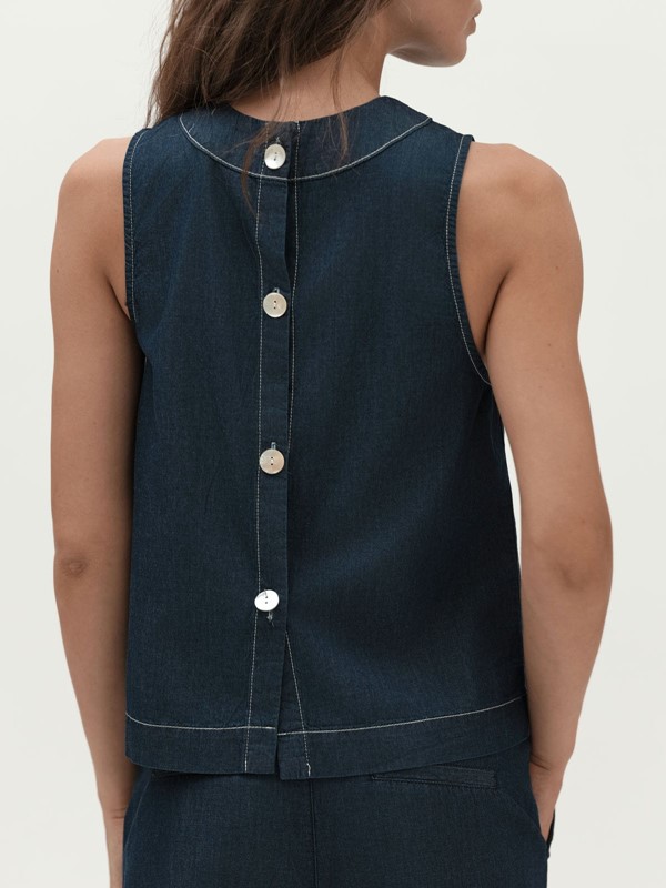 WHITE WISE Top canotta spalla larga in chambray e bottoni dietro