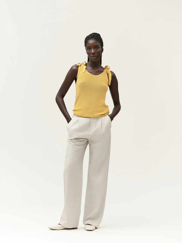 WHITE WISE Canotta in maglia lurex con bretellina fiocchetto