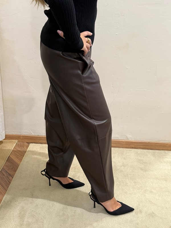 SOUVENIR Pantalone in ecopelle mod. uomo con elastico dietro