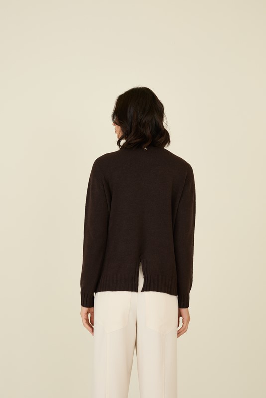 24168CE86FFA6ADE4C64589172D0B18A_ SOUVENIR Maglia con spilla fiore