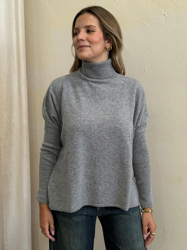 SOUVENIR Maglia collo alto a scatoletta con manica aderente
