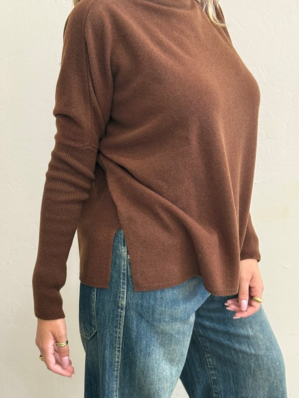 SOUVENIR Maglia collo alto a scatoletta con manica aderente