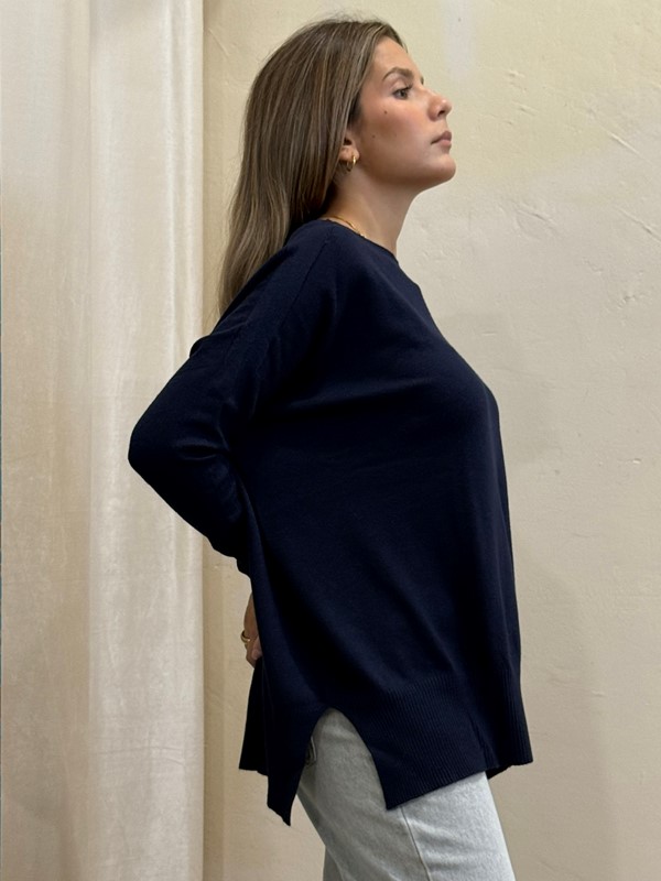 PHILIA LOFT Maglia scollo tondo over con spacchetti ai lati