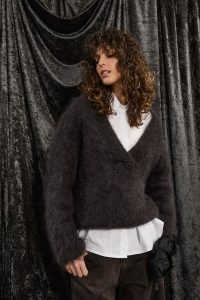 SOUVENIR Maglione scollo v mod. scatoletta