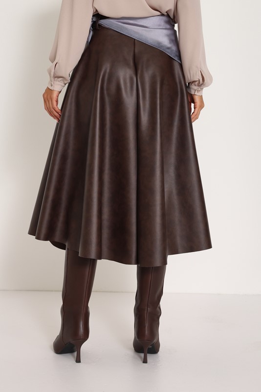 B996C8506A863A601F8EC92210F87F3D_ PHILIA LOFT Gonna a ruota con foulard in ecopelle