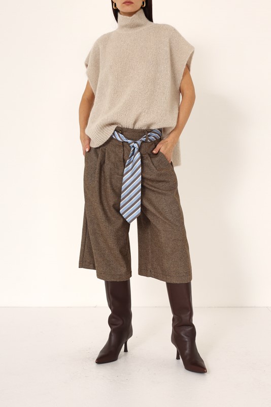 070B8BB766B56B059CDE18F4CCFA8C04_ PHILIA LOFT Bermuda con pence e cintura cravatta