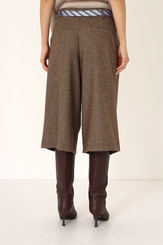 2764169C5DC6532803F80BAC593B3B09_ PHILIA LOFT Bermuda con pence e cintura cravatta