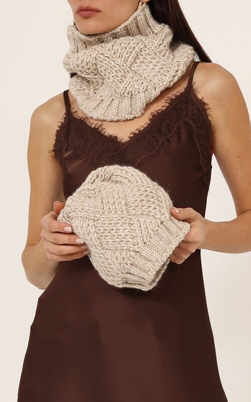 C54DC9FFD778CC46D599AE47DCF5D01C_ PHILIA LOFT Cuffia