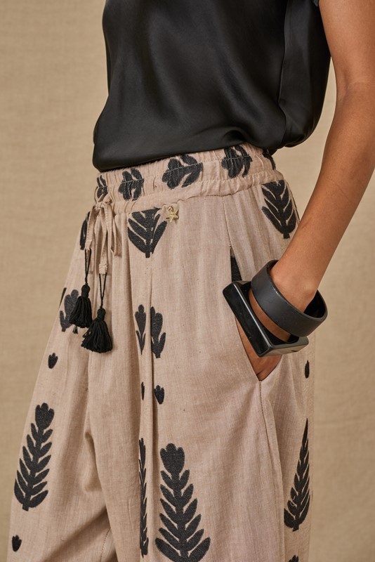 518832C2B11B240774C14A5CFE120DFD_ SOUVENIR Pantalone in fantasia con elastico in vita