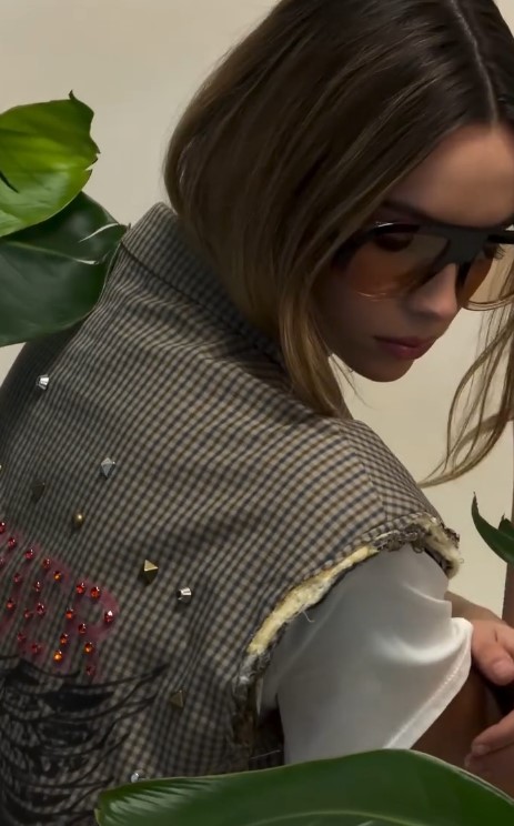 PEPE ROSA Gilet lungo over con ricamo dietro