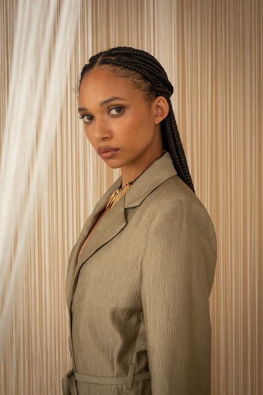 PHILIA LOFT Giacca morbida in viscosa con cintura