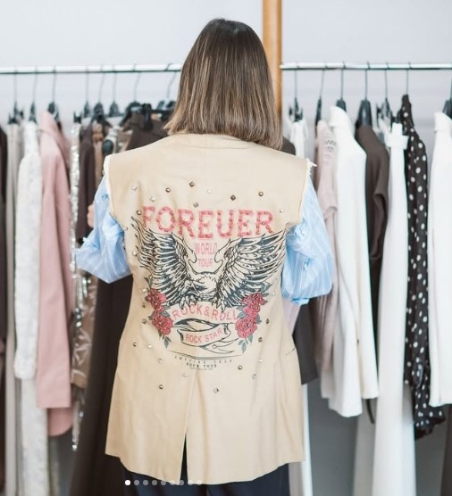 PEPE ROSA Gilet lungo over con ricamo dietro