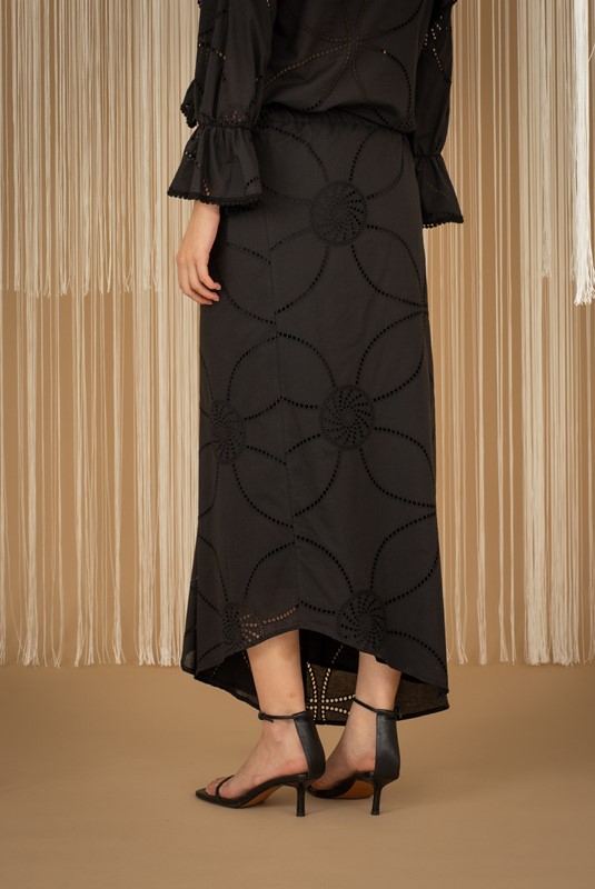 74EA24BCDB3BC612D62A938466AC8EEE_ PHILIA LOFT Gonna lunga in sangallo con arricciatura sul davanti