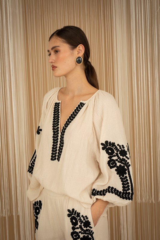 PHILIA LOFT Blusa over con ricamo a contrasto