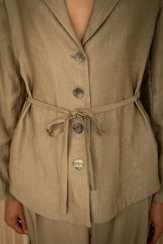 PHILIA LOFT Giacca morbida in viscosa con cintura