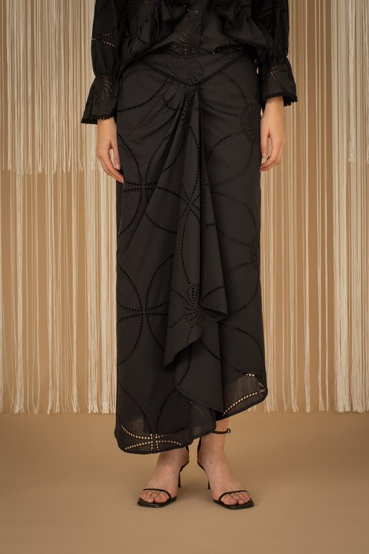 EBA5C29078807BC1A7B9B31FDE0C7474_ PHILIA LOFT Gonna lunga in sangallo con arricciatura sul davanti