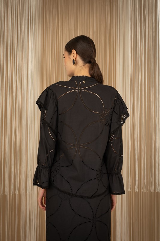 EDBB302015A3B9556EEF4E70B576F29C_ PHILIA LOFT Blusa girocollo in sangallo con ruches