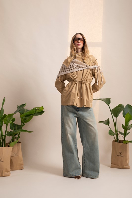 F2A9D3B70C19CB82A815247A08F898AF_ PEPE ROSA Trench corto con arricciatura in vita e cappuccio