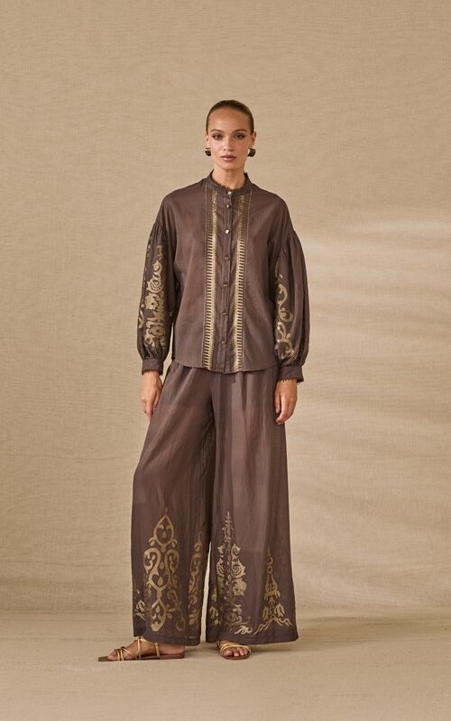 SOUVENIR Camicia coreana con maniche ampie ricamate