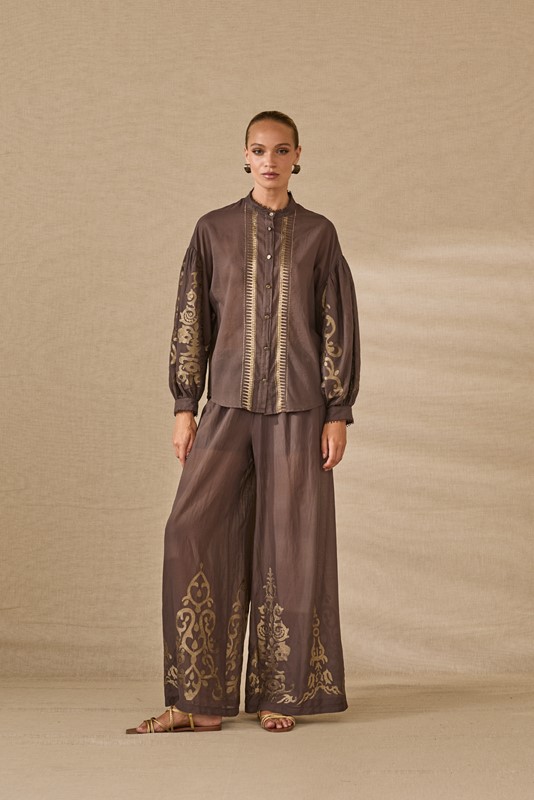 SOUVENIR Camicia coreana con maniche ampie ricamate