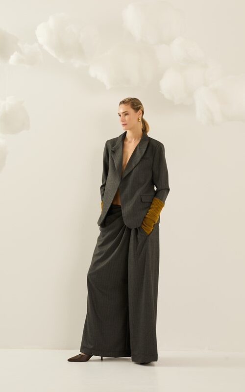 SOUVENIR Pantalone spigato ampio con arricciatura laterale