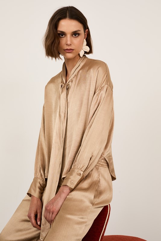 PHILIA LOFT Blusa con fusciacca in satin goffrato