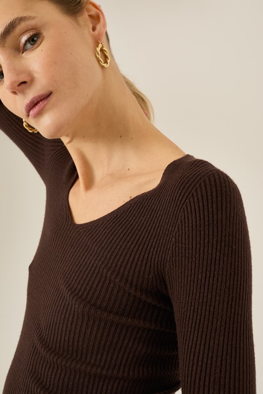 SOUVENIR Maglia aderente a costine scollo a v