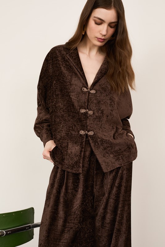 PHILIA LOFT Camicia in velluto stile giacca con alamari e manica ampia