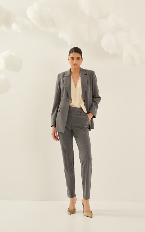 SOUVENIR Completo monopetto sagomata con pantalone a sigaretta