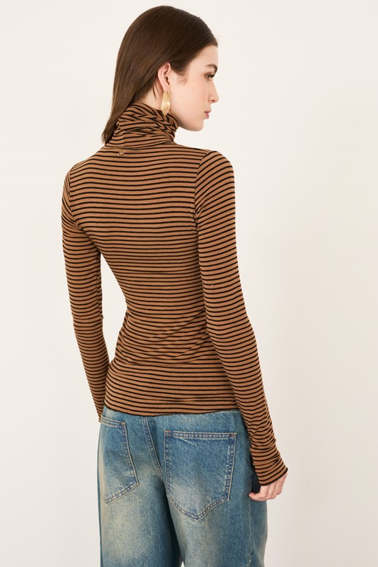 B6E0401E4D1EA653D0C0F6871601EA5C_ PHILIA LOFT Maglia collo alto righine misto cachemire