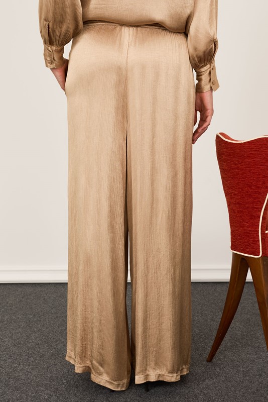 PHILIA LOFT Pantalone con elastico in vita gamba dritta satin goffrato