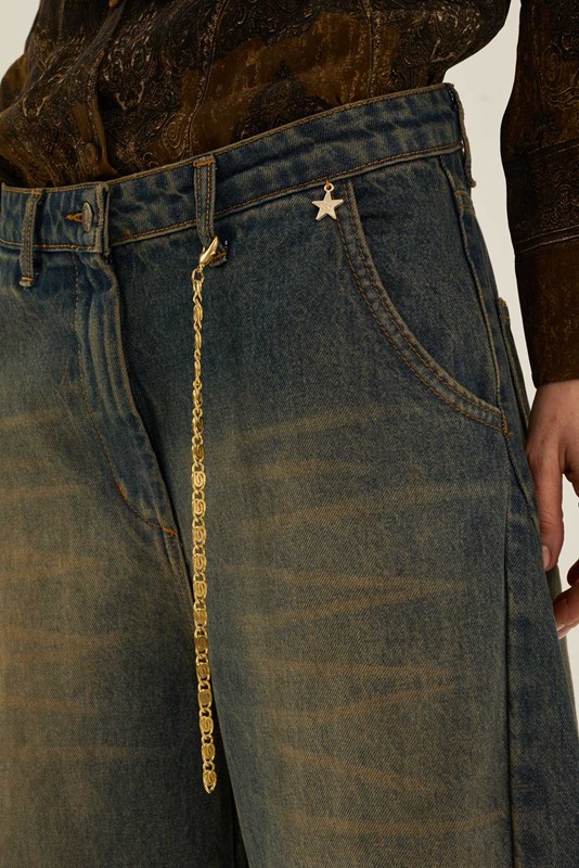SOUVENIR Jeans baloon con pence altezza ginocchio e accessorio