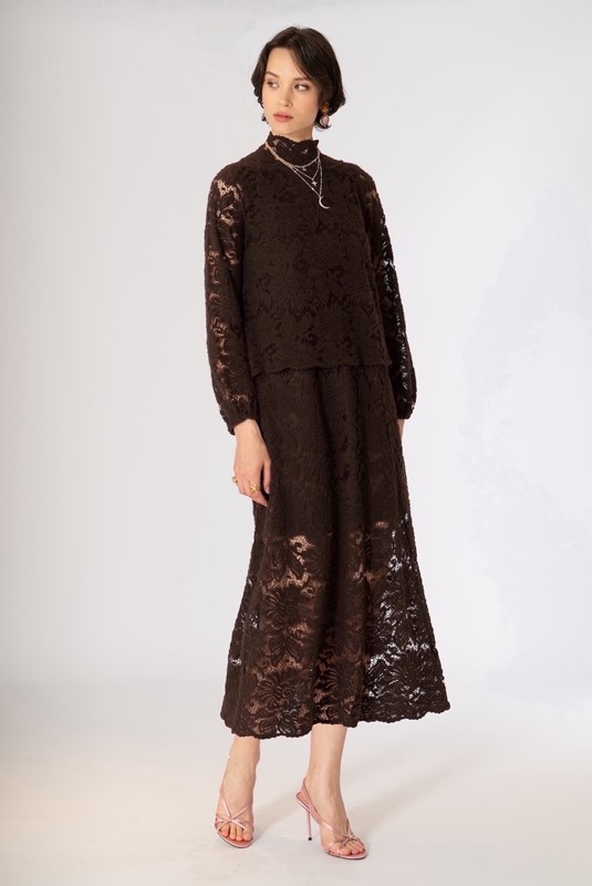 SISTE'S Blusa in pizzo con elastico nel fondo manica e collana